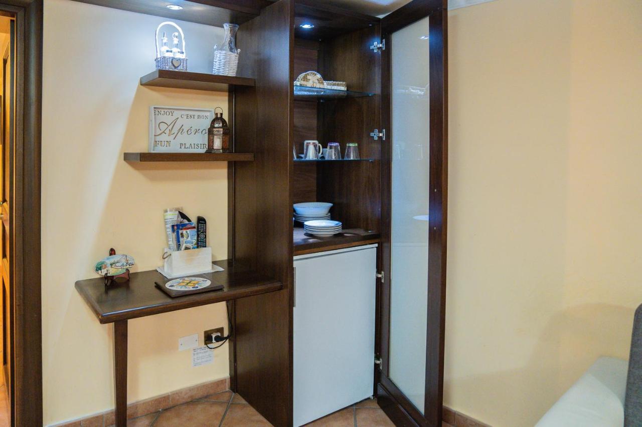 Domus Ugo Apartman Nápoly Kültér fotó