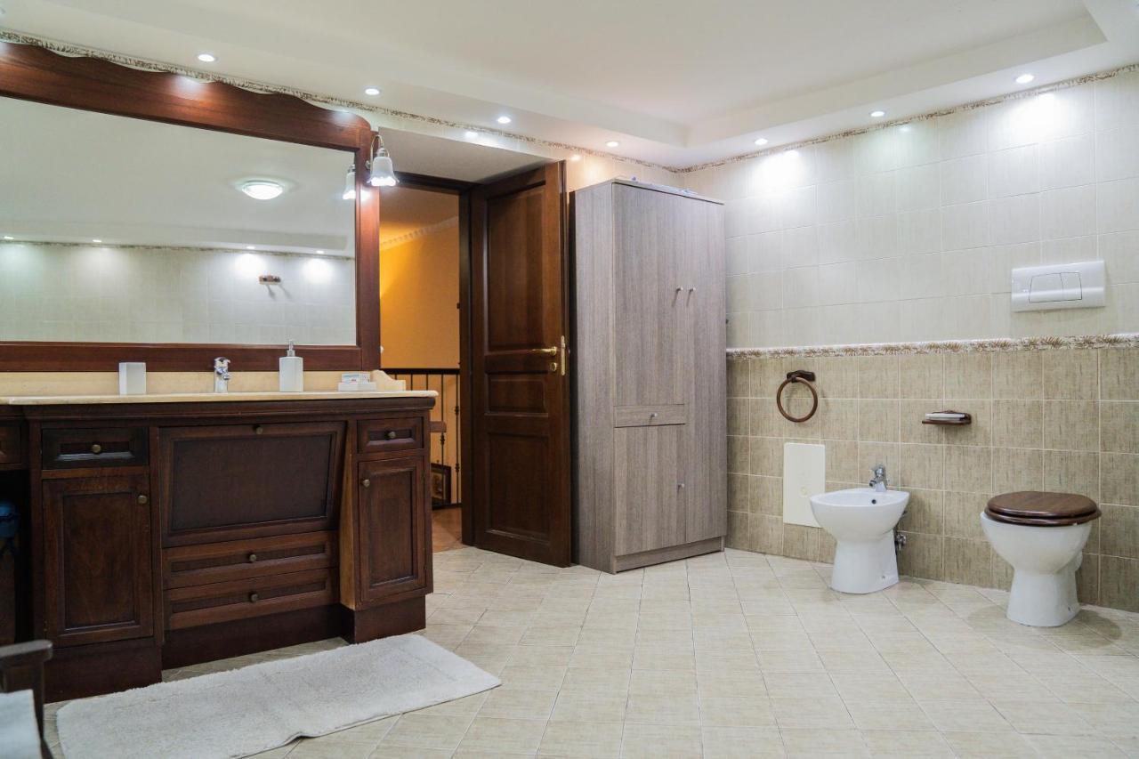 Domus Ugo Apartman Nápoly Kültér fotó