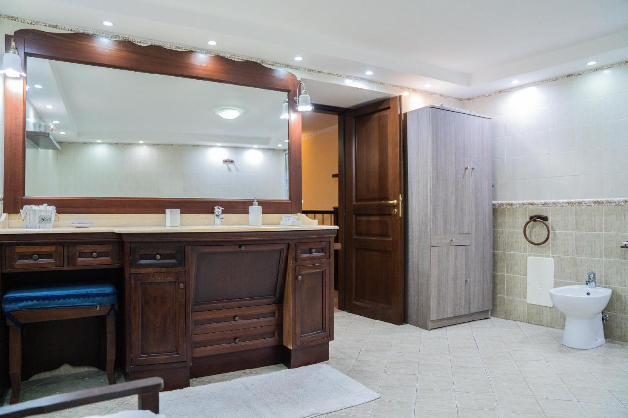 Domus Ugo Apartman Nápoly Kültér fotó